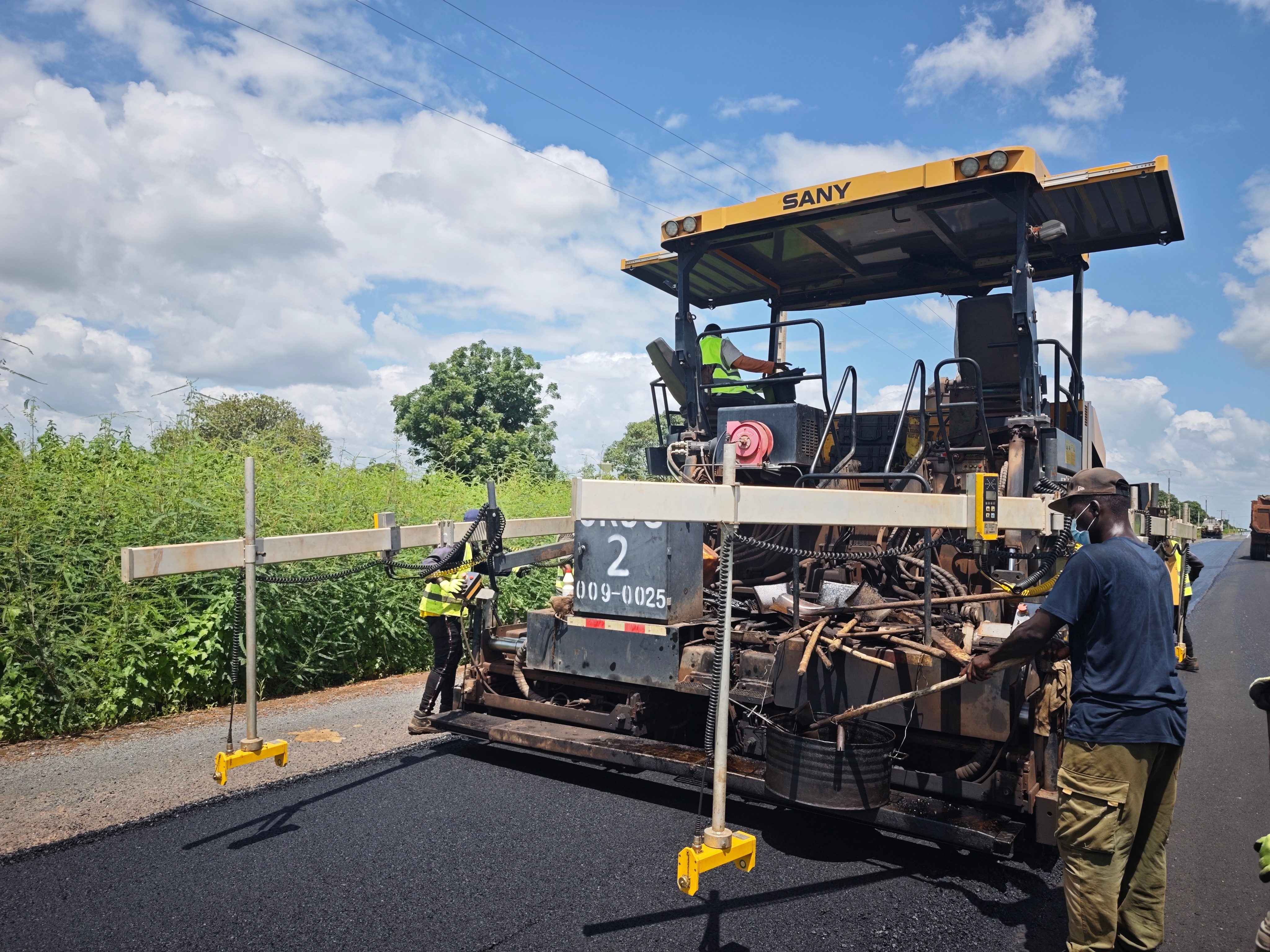 塞内加尔SENOBA–ZIGUINCHOR–MPACK国道修复40+8公里道路项目主线贯通