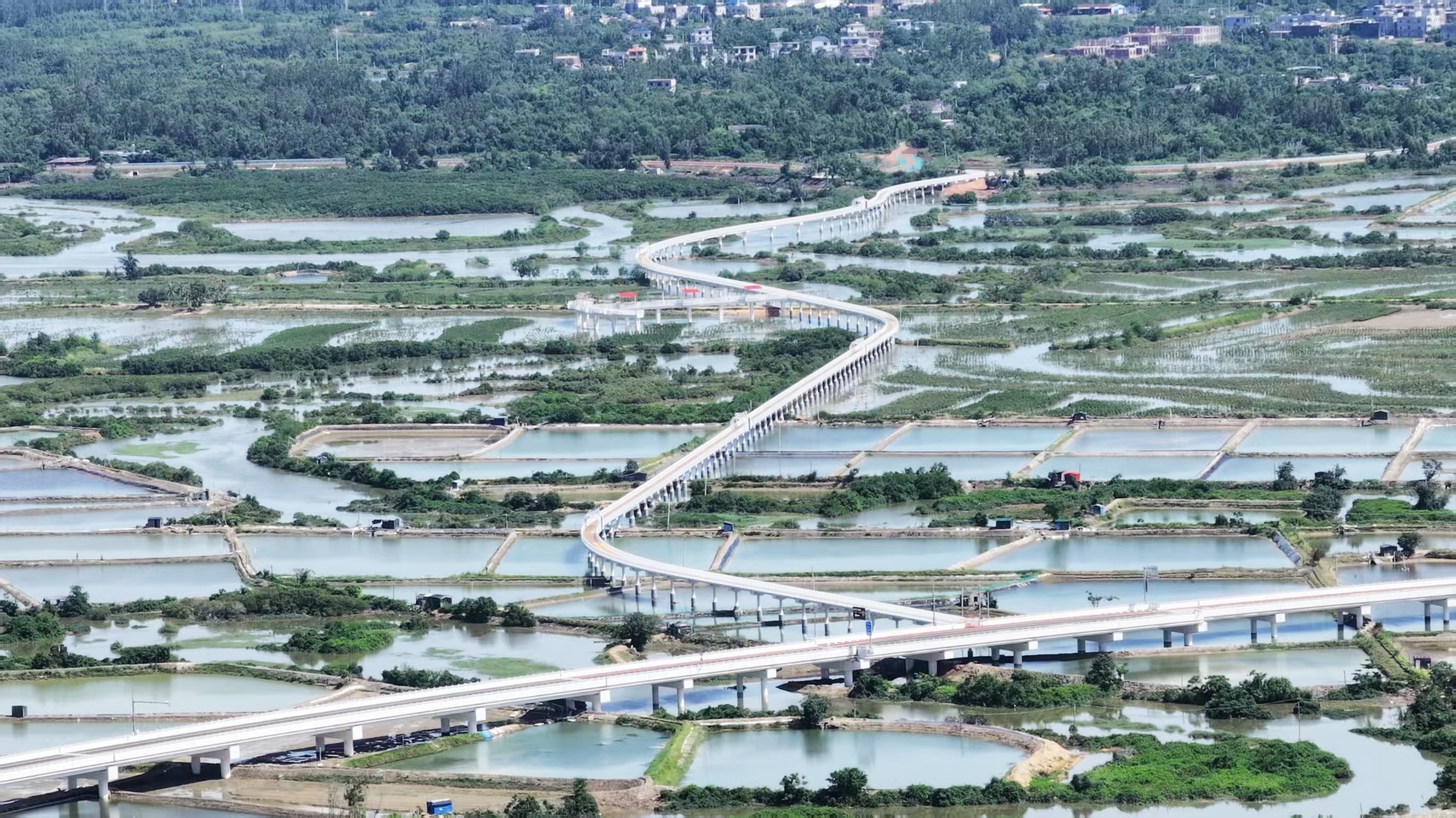 海南环岛旅游公路环新英湾支线正式通车